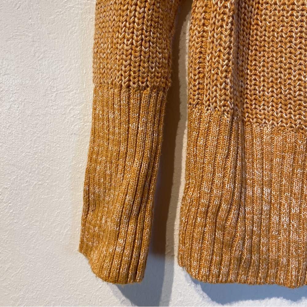 Universal thread sweater - Picture 2 of 4